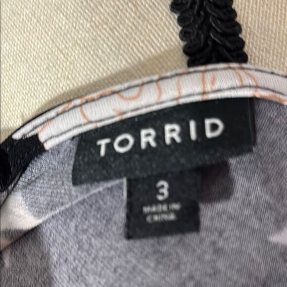 Torrid Cream and Black Asymmetrical Camisole - Picture 6 of 6
